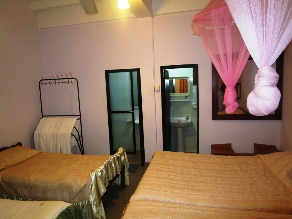Hotel Shalini Anuradhapura Δωμάτιο φωτογραφία