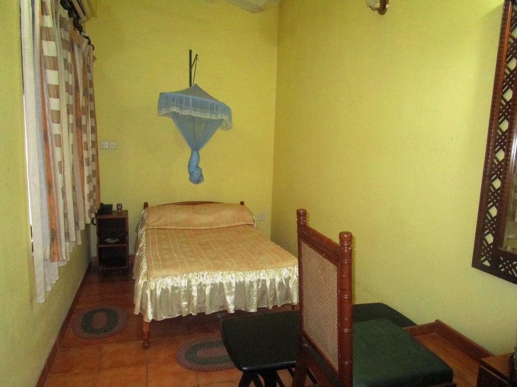 Hotel Shalini Anuradhapura Δωμάτιο φωτογραφία