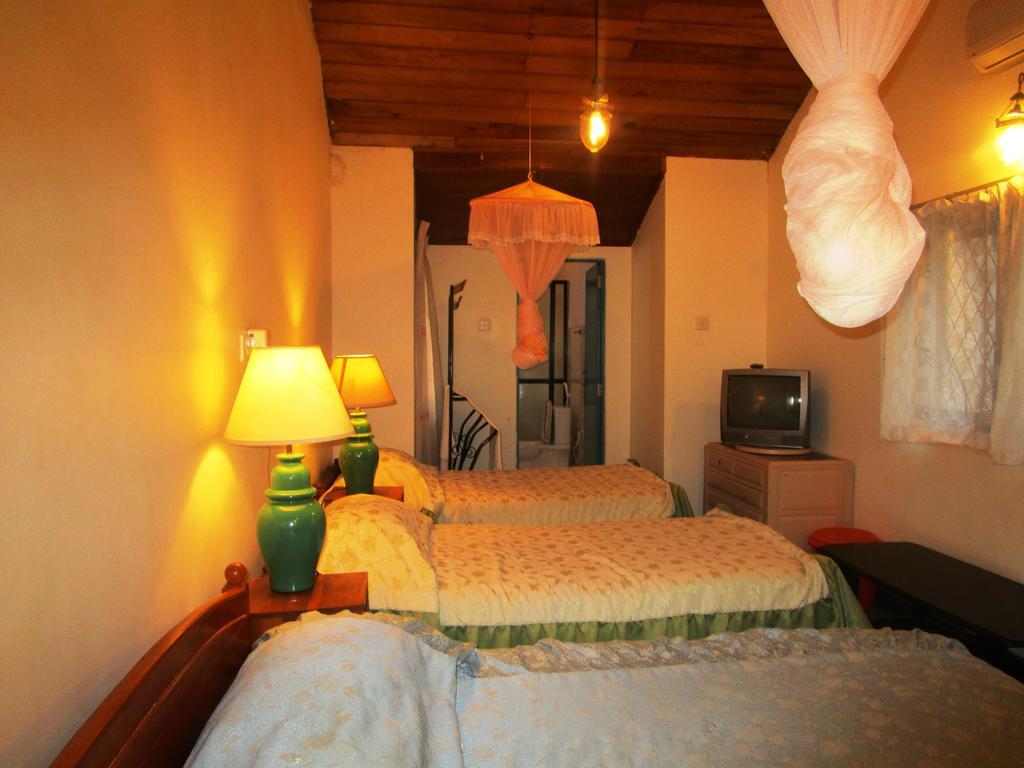 Hotel Shalini Anuradhapura Δωμάτιο φωτογραφία