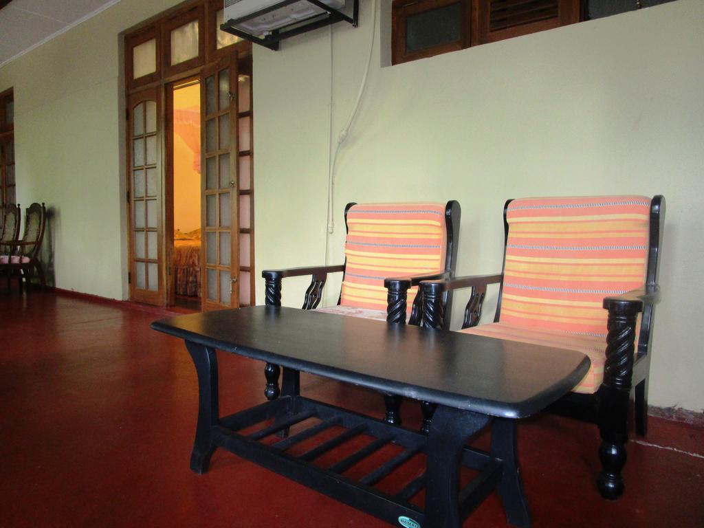 Hotel Shalini Anuradhapura Εξωτερικό φωτογραφία