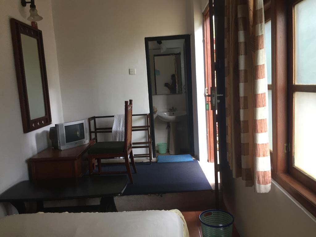 Hotel Shalini Anuradhapura Εξωτερικό φωτογραφία