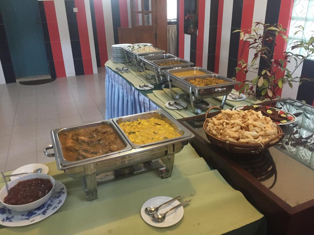 Hotel Shalini Anuradhapura Εξωτερικό φωτογραφία